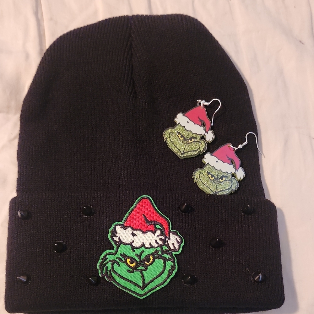 Grinch Beanie With Spikes and Earrings Set